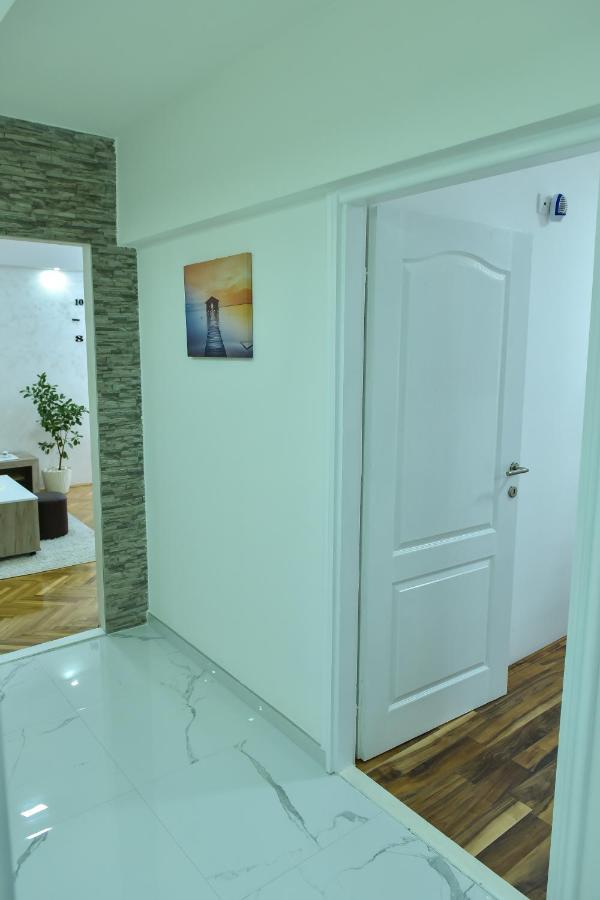 Apartman Bazar Semêndria Exterior foto