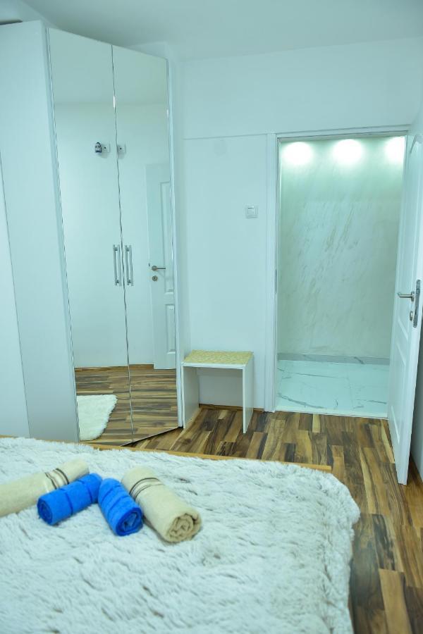 Apartman Bazar Semêndria Exterior foto