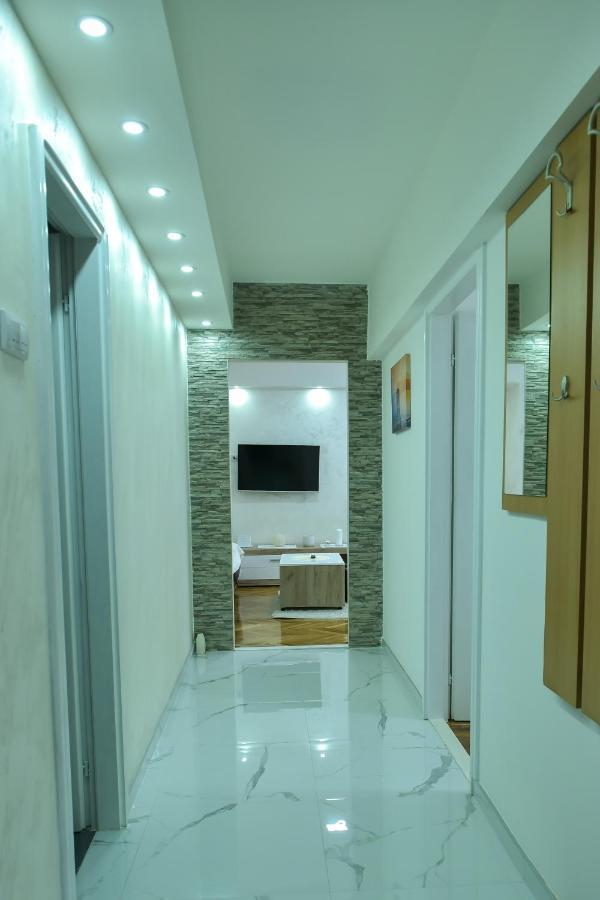 Apartman Bazar Semêndria Exterior foto