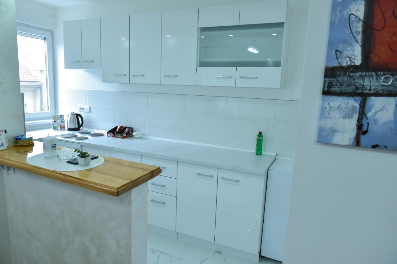 Apartman Bazar Semêndria Exterior foto