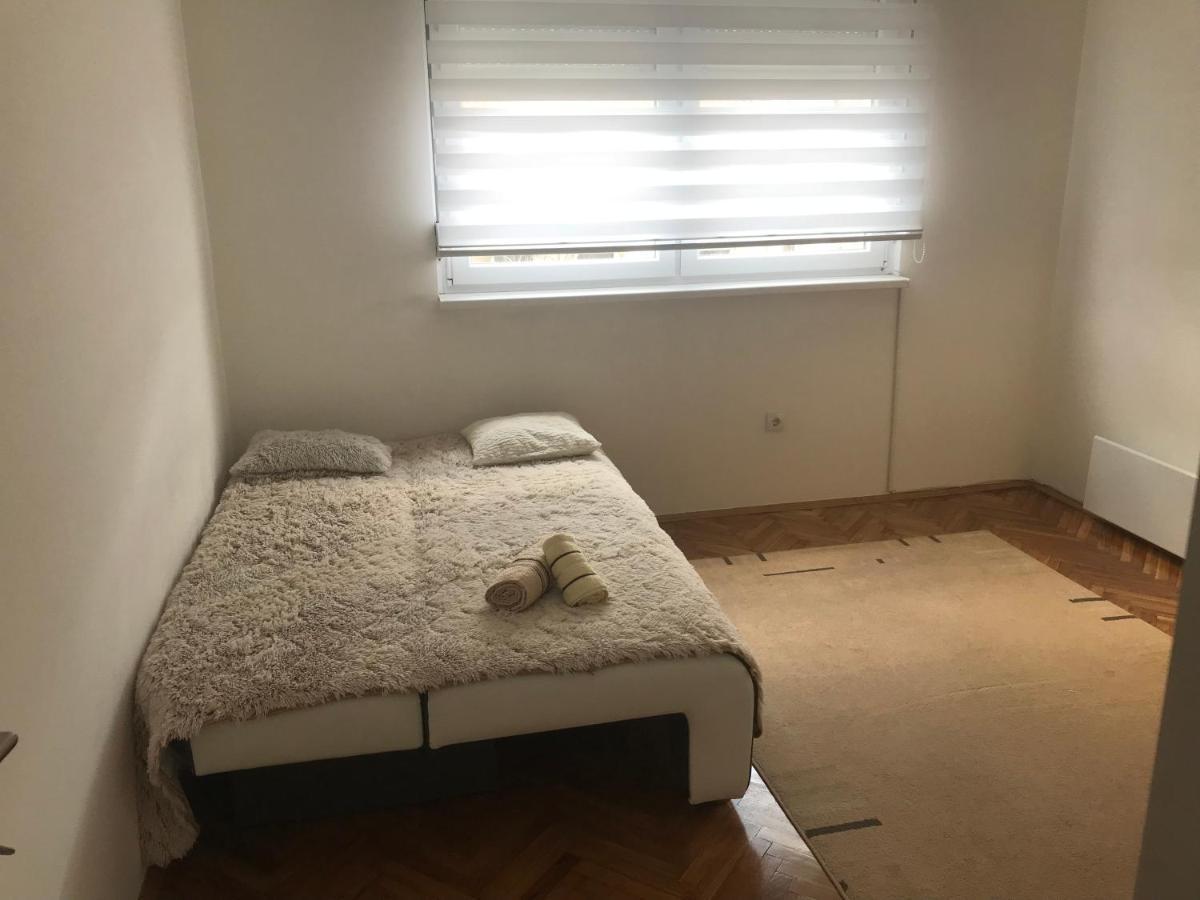 Apartman Bazar Semêndria Exterior foto