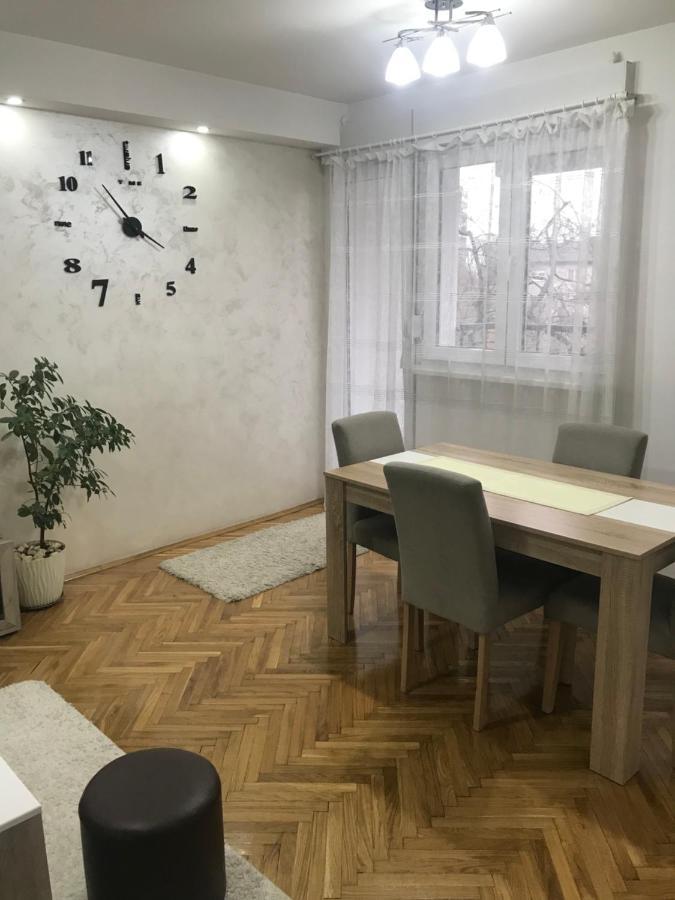 Apartman Bazar Semêndria Exterior foto