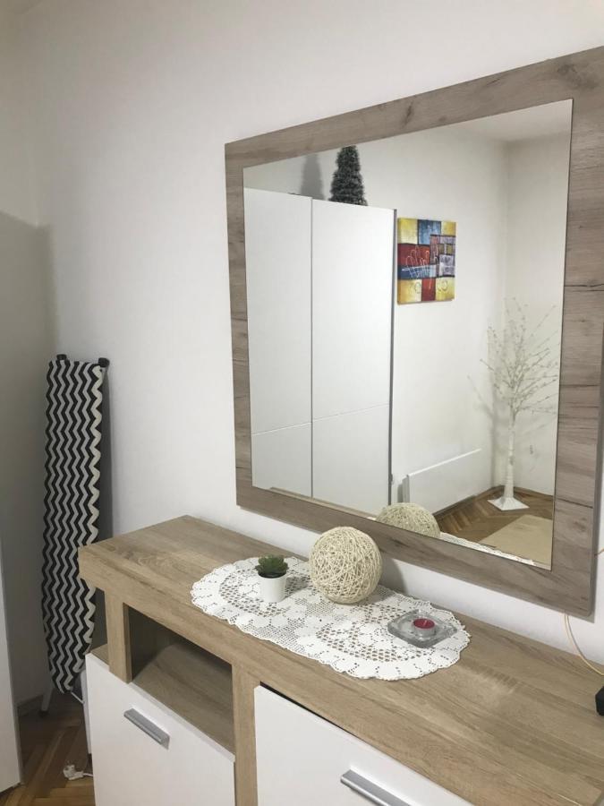 Apartman Bazar Semêndria Exterior foto