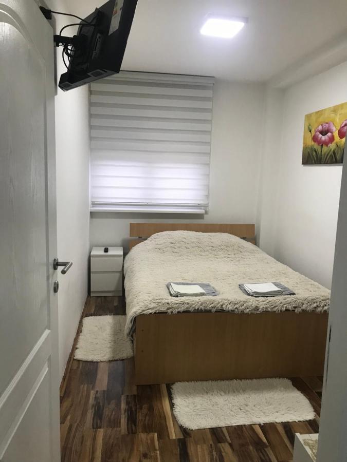 Apartman Bazar Semêndria Exterior foto
